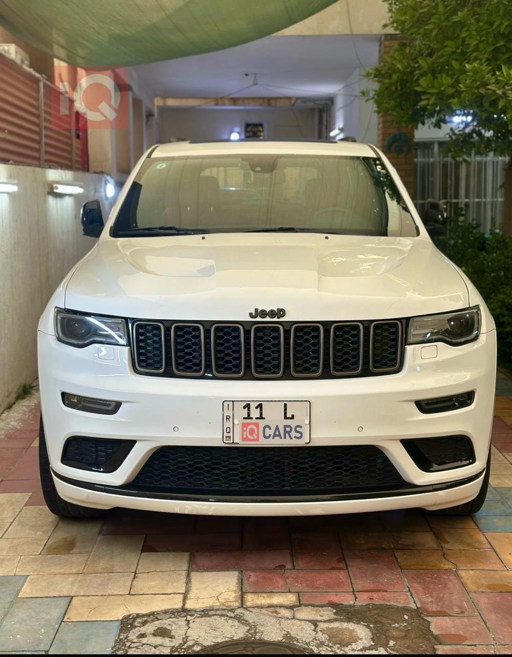 جیپ گراند شیرۆکی